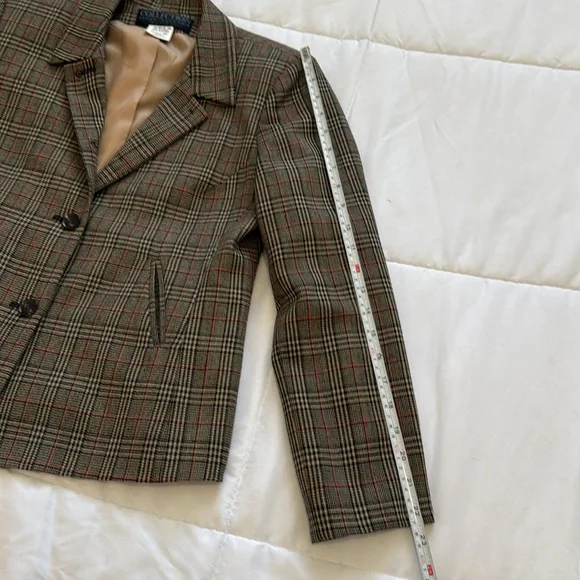Harve Benard Collection Plaid 100% Wool Fully lined. Blazer Sz 6P - Picture 7 of 10
